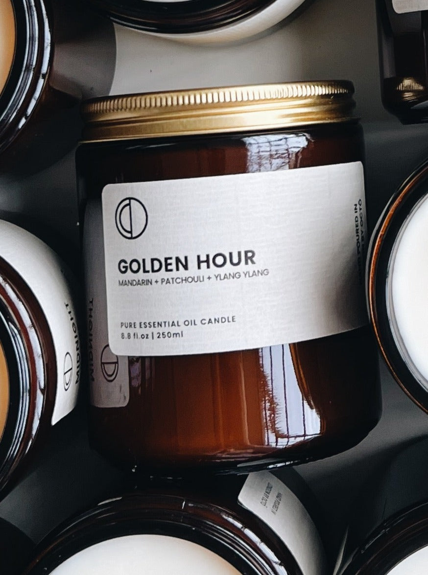 Golden Hour (Mandarine + Patchouli + Ylang Ylang) | Bernsteinfarbene Kerze im Glas