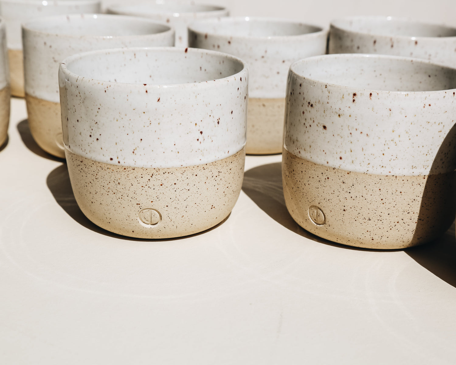 Steingut-Kaffeetasse | Handgefertigte Keramik Octō x La Délicatesse