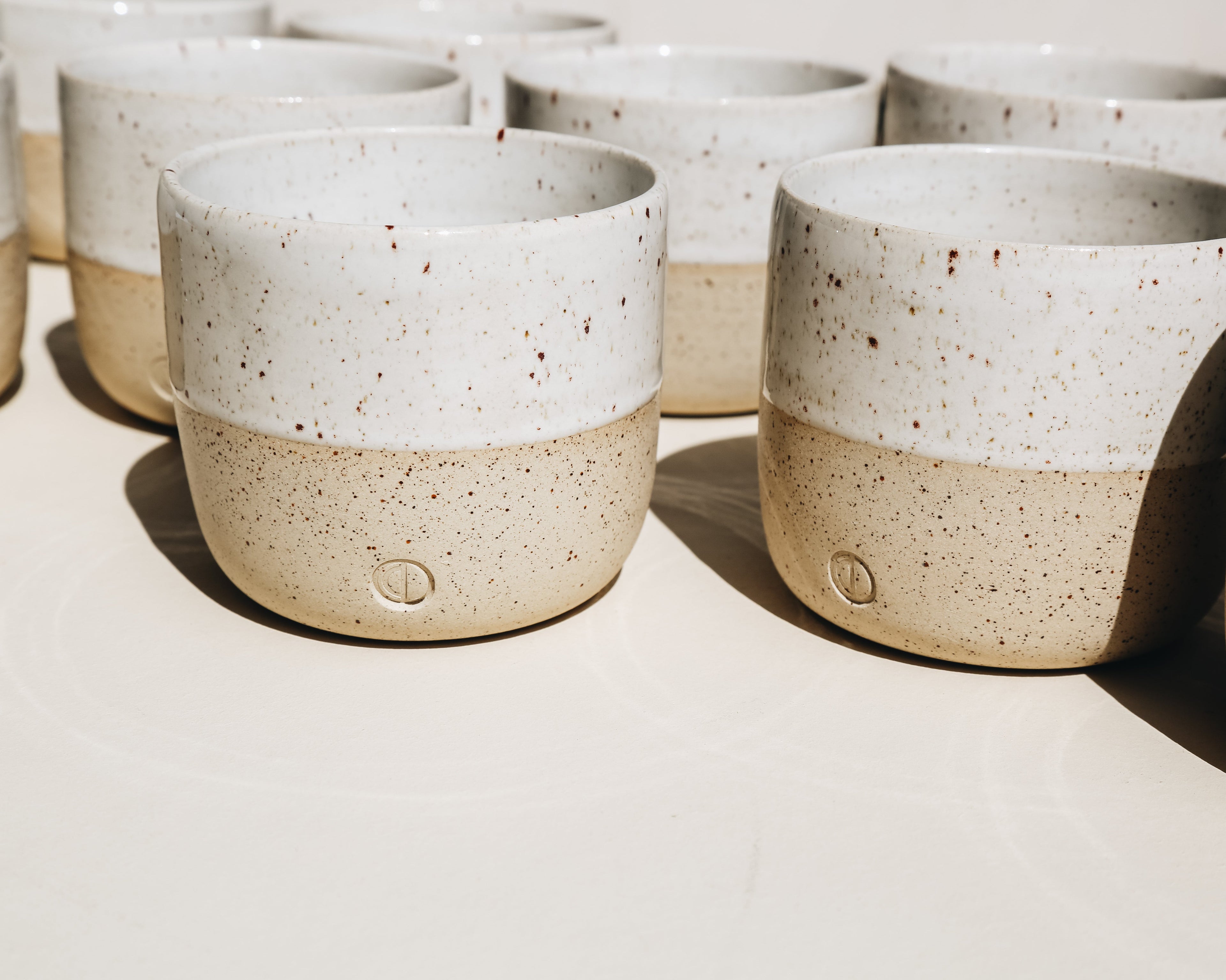Steingut-Kaffeetasse | Handgefertigte Keramik Octō x La Délicatesse