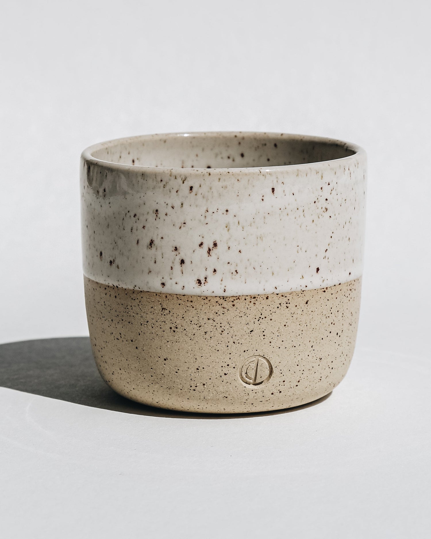 Steingut-Kaffeetasse | Handgefertigte Keramik Octō x La Délicatesse