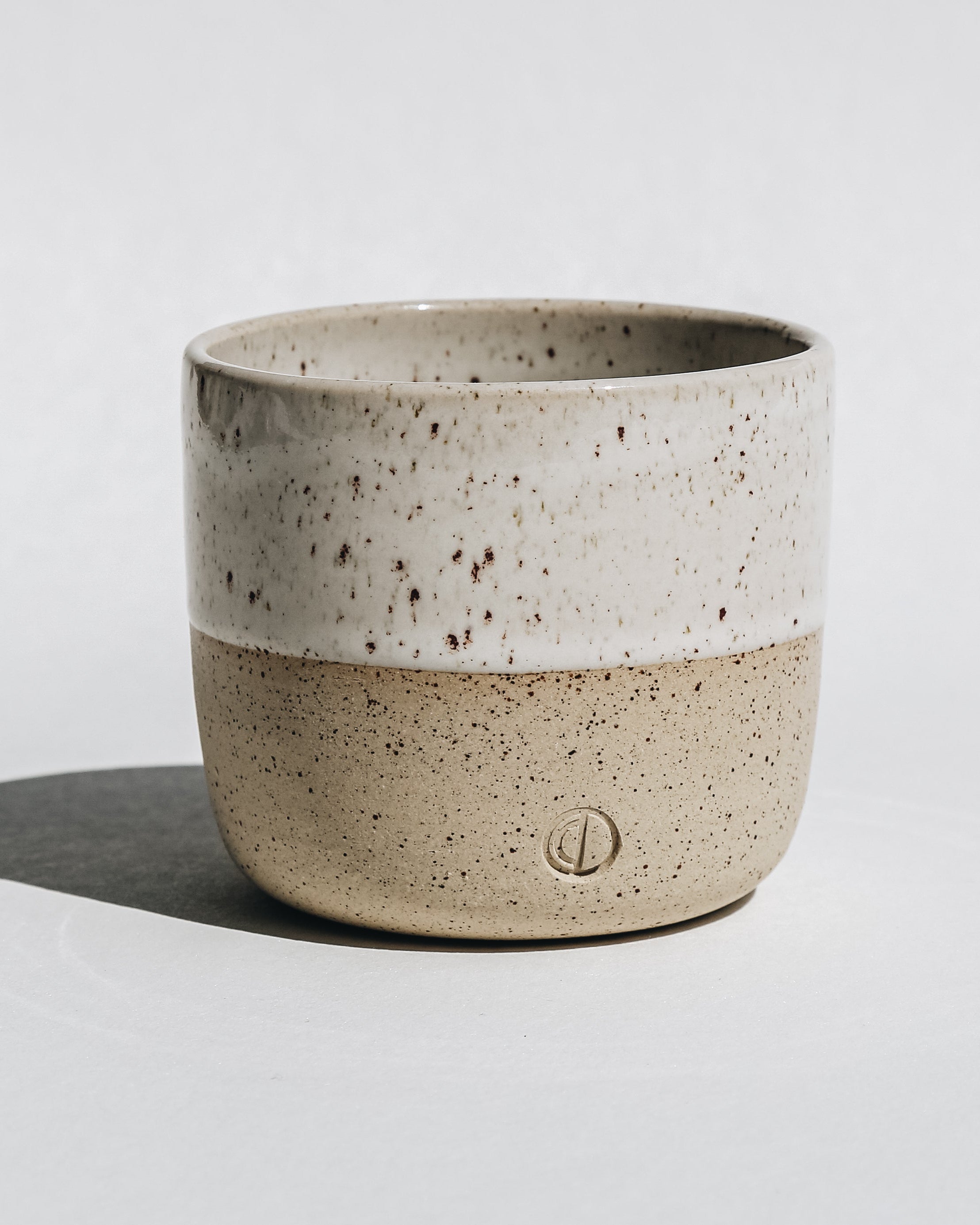 Steingut-Kaffeetasse | Handgefertigte Keramik Octō x La Délicatesse
