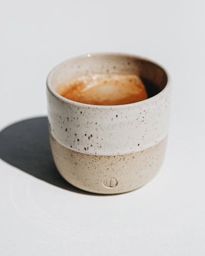 Steingut-Kaffeetasse | Handgefertigte Keramik Octō x La Délicatesse