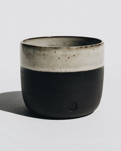 Steingut-Kaffeetasse | Handgefertigte Keramik Octō x La Délicatesse
