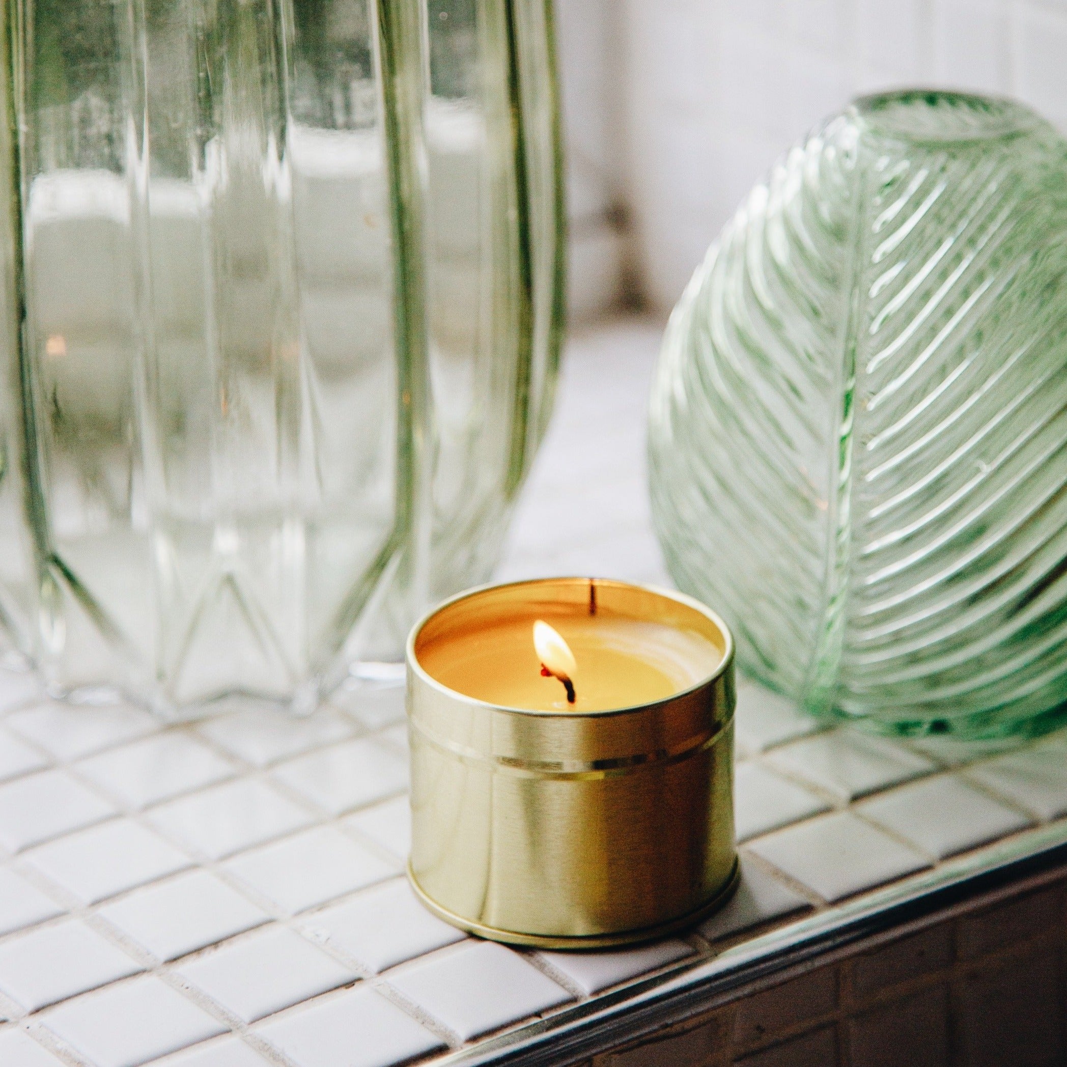 Bougie en boîte métallique dorée  | Différentes senteurs 100 ml